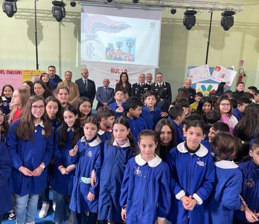 Bullismo in aula – i Carabinieri incontrano gli studenti dell’Istituto Marvasi Vizzone di Rosarno