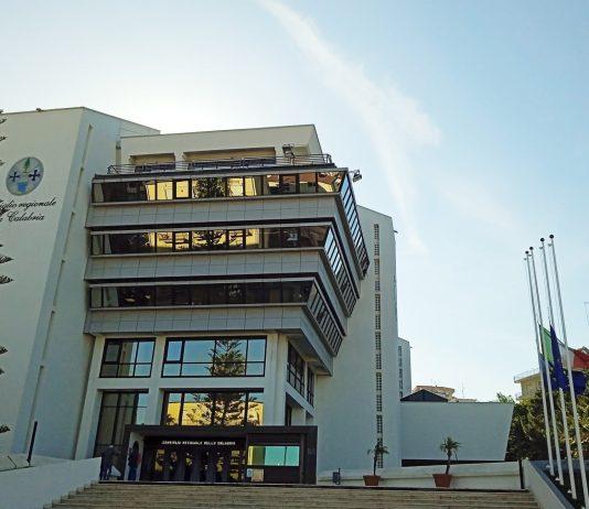 Giornata internazionale in memoria vittime Covid – bandiere a mezz’asta a Palazzo Campanella