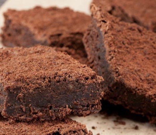 Torta all’hashish dopo turno di lavoro: si sentono male in quattro