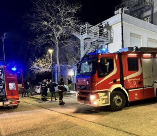 Sì toglie maschera ossigeno per accendere sigaretta, scoppia incendio: morto paziente in ospedale