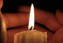 Ruba portafoglio a figlia defunta durante veglia funebre – denunciata 46enne