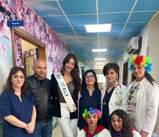 Miss mondo Italia in visita al reparto pediatria dell’ospedale di Polistena