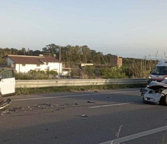 Incidente stradale – coinvolte tre auto: otto feriti