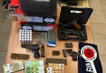 Gioia Tauro – pubblica sui social foto di armi: arrestato 50enne