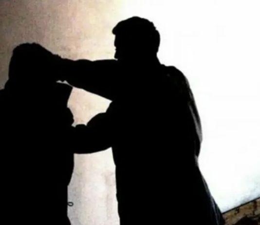 Aggressione a famiglia nel reggino – 60enne picchiato con bastone ed auto incendiata