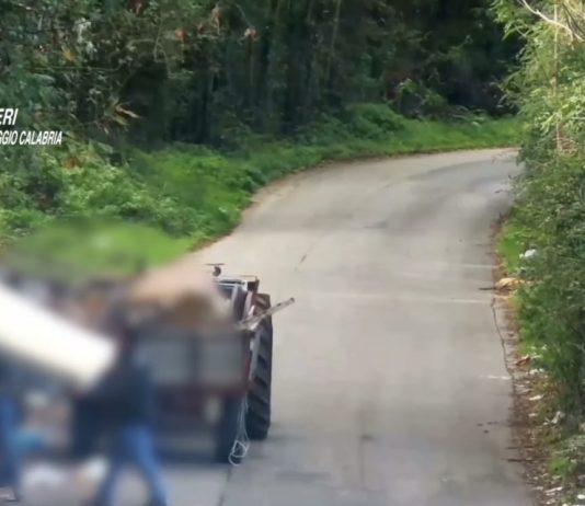 Discariche abusive in strada a Scilla e San Roberto – 16 avvisi di garanzia