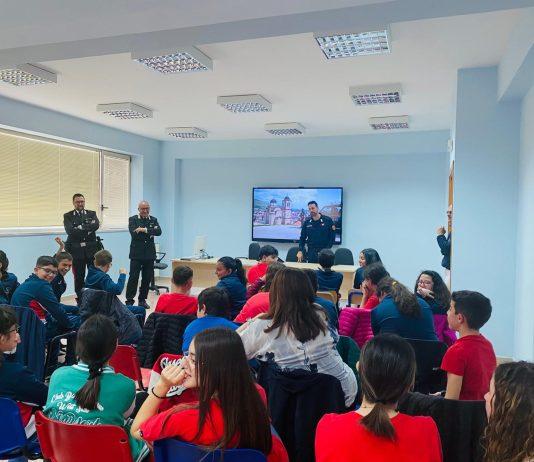 Bullismo nelle scuole – carabinieri incontrano studenti delle elementari e medie