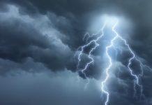 Ragazzo 17enne muore colpito da un fulmine