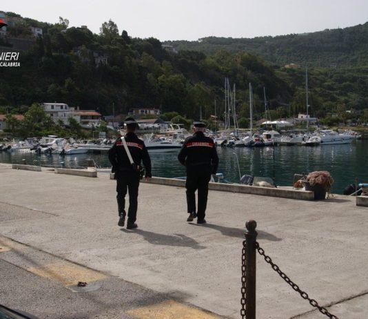 Palmi – Pesce venduto in pessime condizioni – blitz dei carabinieri al mercato ittico e alle bancarelle abusive della Tonnara