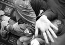 Maltrattamenti a figli minori – divieto di avvicinamento per i genitori