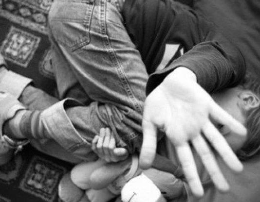 Maltrattamenti a figli minori – divieto di avvicinamento per i genitori