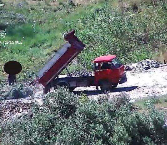 Gestione e combustione illecita di rifiuti – 5 misure cautelari