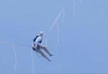 Jaan Roose: attraversa Stretto di Messina ma cade a 80 metri dal traguardo