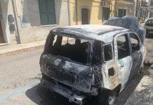 Intimidazione ad ex sindaco: incendiata auto