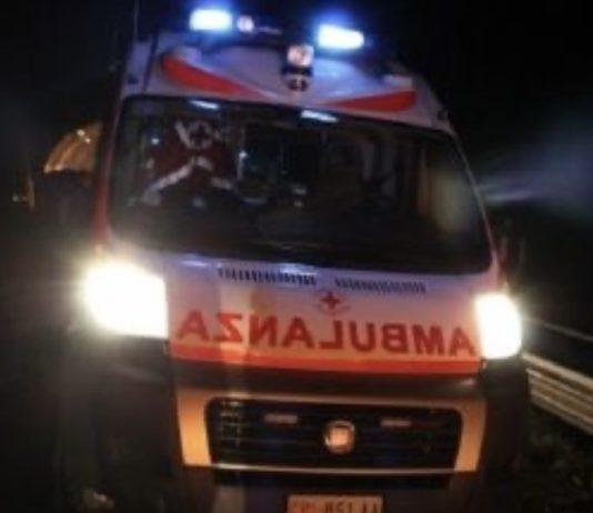Scontro tra due auto – un morto e due feriti