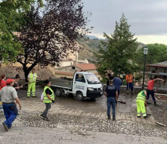 Violento nubifragio in Calabria – strade allagate e cascate di fango