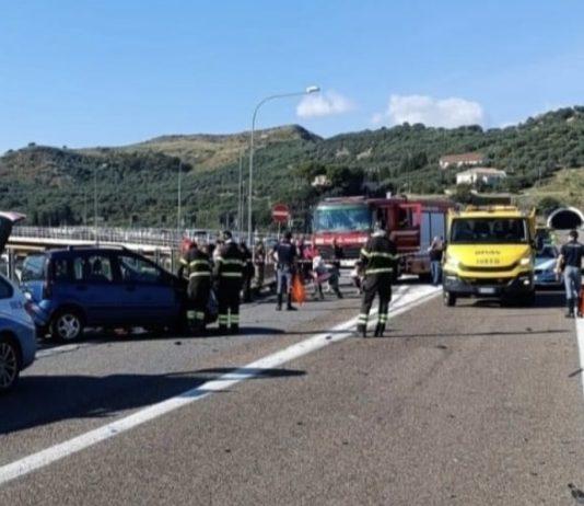 Scontro tra due auto su ss 106 – morta 43enne