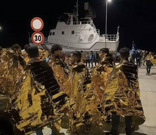 Sbarco migranti su coste calabresi