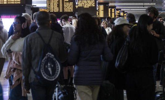 Natale e Capodanno – Prezzi più che raddoppiati per rientri in Calabria