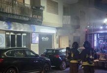 Reggio Calabria – incendio nella notte in autosalone: evacuato stabile
