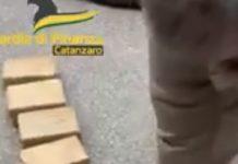 Fermato in autostrada con 26 kg di cocaina – arrestato