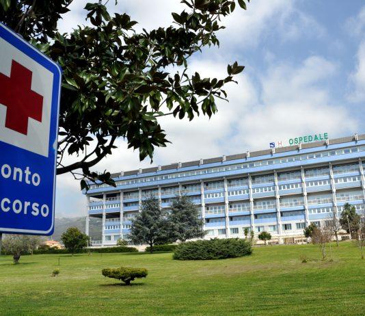 Bambino trasferito con volo militare da Lamezia a Firenze per un trattamento salvavita