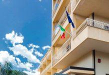 Tenta di strangolare la moglie e poi tenta suicidio – arrestato 70enne