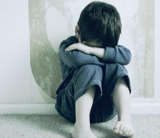 Calabria – fratellini ricoverati in ospedale, per Pm: violenti maltrattamenti. Chiesta decadenza responsabilità genitoriale
