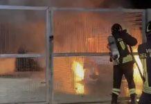 Due ambulanze a fuoco nella notte