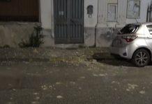 Forte scossa di terremoto Campi Flegrei – crollo calcinacci e abitanti in strada