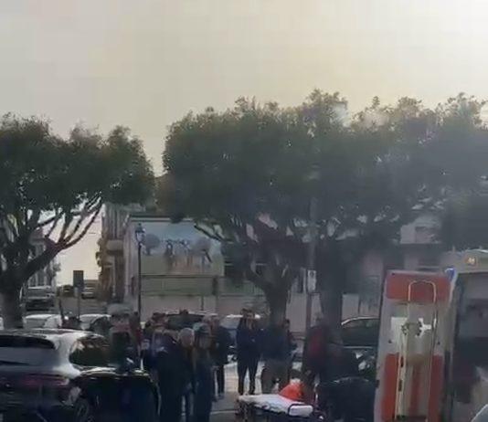 Rosarno – donna tenta suicidio tagliandosi vene e gola: bloccata da cittadini