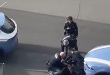 Calabria – giornalista fermato da polizia, gettato a terra con forza e portato in Questura. Il video sui social