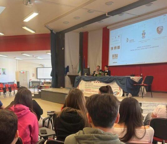 Contrasto all’illegalità – l’Arma dei Carabinieri incontra alunni dell’Istituto Euclide