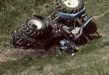 Si ribalta trattore: giovane 16enne muore schiacciato