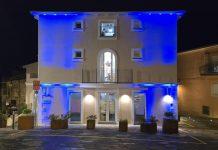 Santa Maria del Cedro illumina di blu Palazzo Galiano per la Giornata dell’Autismo