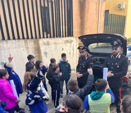 Bagnara Calabra – alunni in visita presso la stazione dei Carabinieri