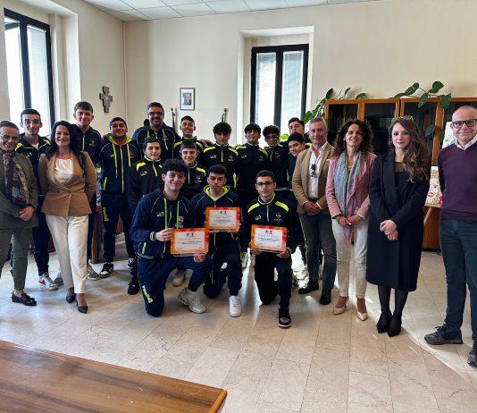 Volley giovanile a Taurianova, il sindaco Biasi premia le 2 squadre dopo i successi regionali
