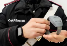 Maltrattamenti a figlio minore – braccialetto elettronico alla madre