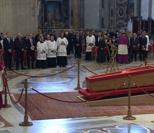 La salma di Papa Francesco nella basilica di San Pietro