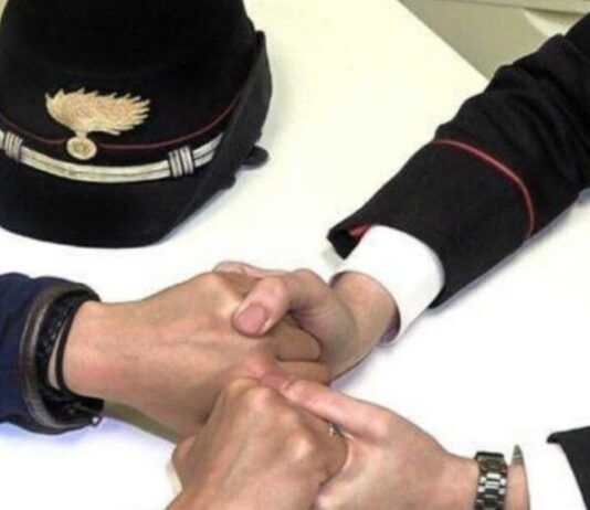 Minacce e ingiurie alla ex compagna: arrestato