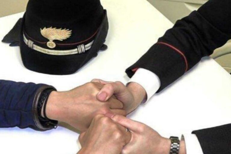 Minacce e ingiurie alla ex compagna: arrestato