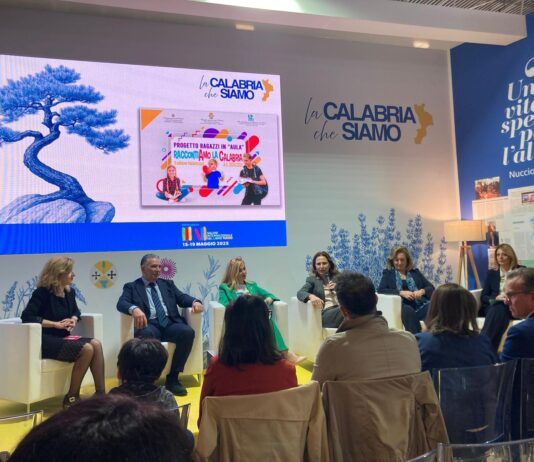 Al salone del libro di Torino, il viaggio premio per i vincitori del concorso “Ragazzi in aula- raccontiAmo la Calabria”