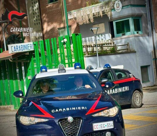 Aggredito con una accetta da conoscente – un arresto per tentato omicidio