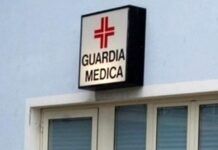 Calabria – accusa dolori si reca in guardia medica ma non trova dottore, uomo muore in piazza