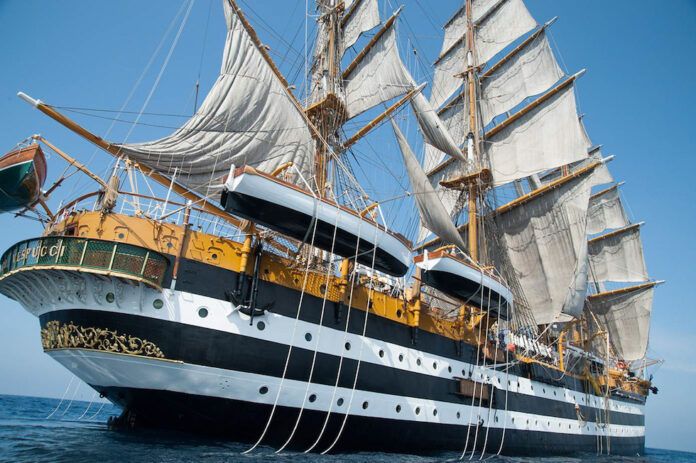 Nave Amerigo Vespucci