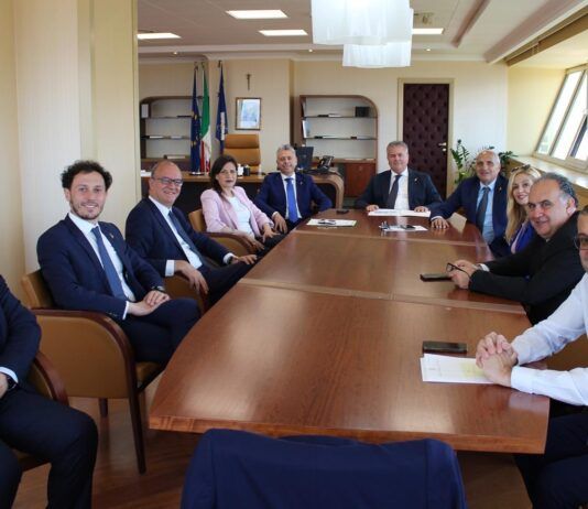 Il Ministro Valditara ricevuto in consiglio regionale- Mancuso: “Investimenti importanti per colmare disparità territoriali in termini di apprendimento scolastico”