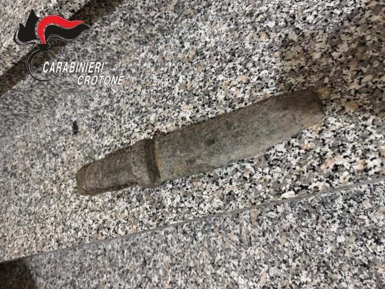 Sequestrato un importante reperto archeologico