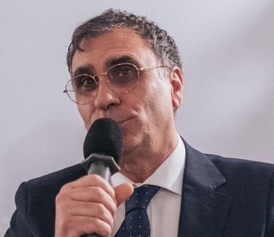 Sanità in macerie, Campana: «Sette mesi per una tac ma se si bussa alla porta giusta ecco la magia saltacoda»