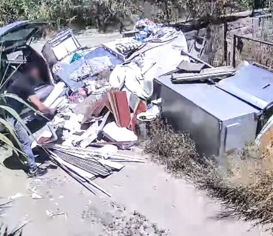 Sorpreso ad abbandonare rifiuti in un’area demaniale – denunciato