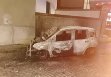 Incendiata auto di un ingegnere informatico – indagini in corso
